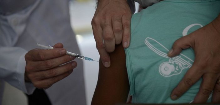 Ministério da Saúde volta a pedir recomendação médica para vacinar crianças